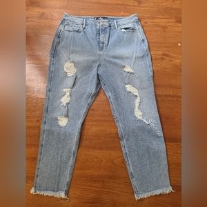 Hollister Curvy Ultra High Rise Mom Jean